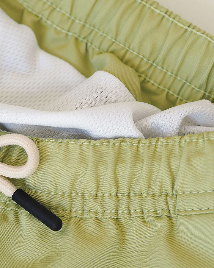 Männer UV Badeshort Pistazie Grün - einfarbig